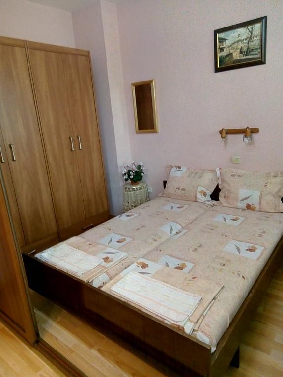 Апартамент Панорамна Гледка Trjavna Kültér fotó