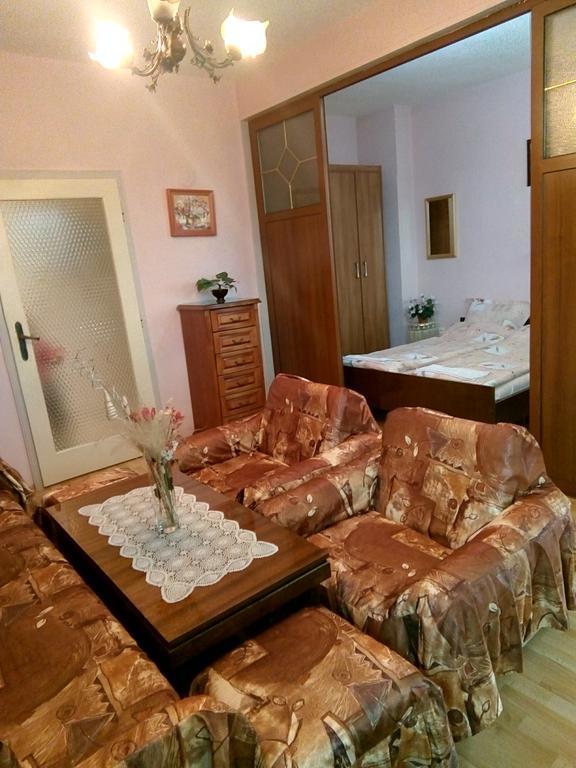 Апартамент Панорамна Гледка Trjavna Kültér fotó
